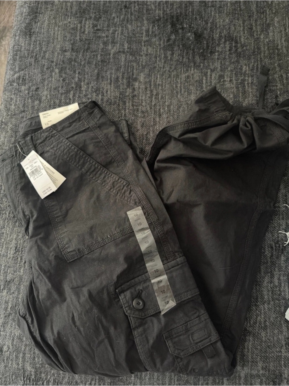 American Eagle Outfitters Black Women’s Cargo Pants 10 Short NWT